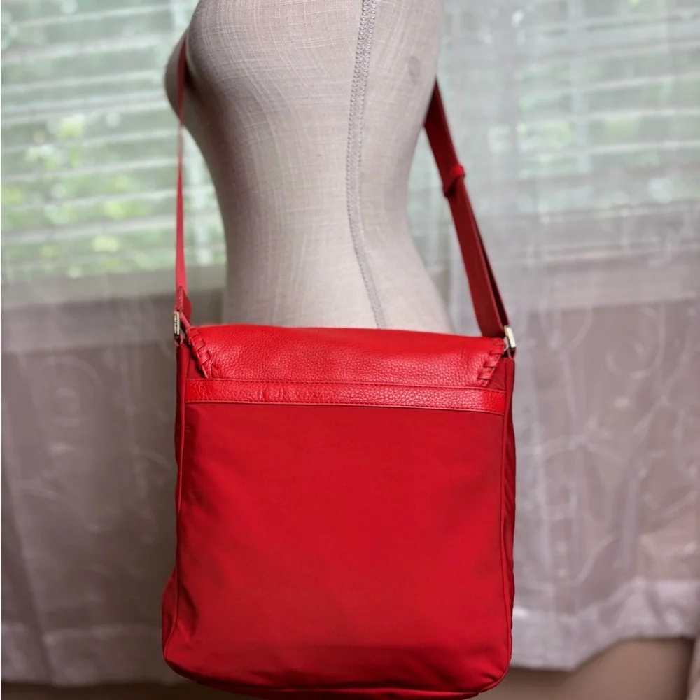Tory Burch Red Crossbody Bag with Whipstitch Trim - Picture 3 of 16
